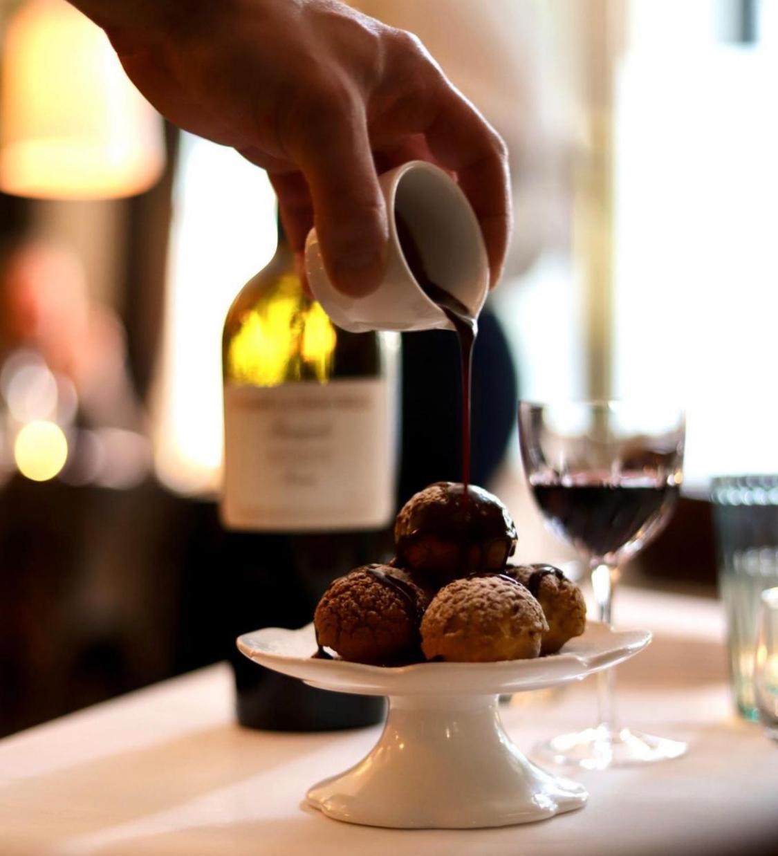 Le Virage Bistro En Hotel Maastricht Eksteriør billede